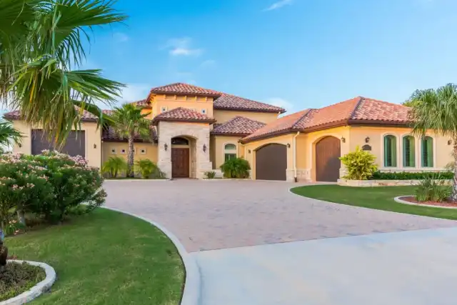 A home exterior in the Rio Grande Valley